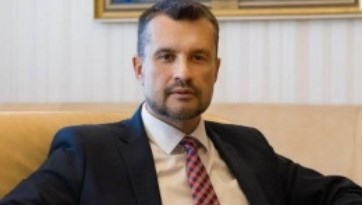 Калоян Методиев: Стоянов лъже за състоянието на заводите и назначенията